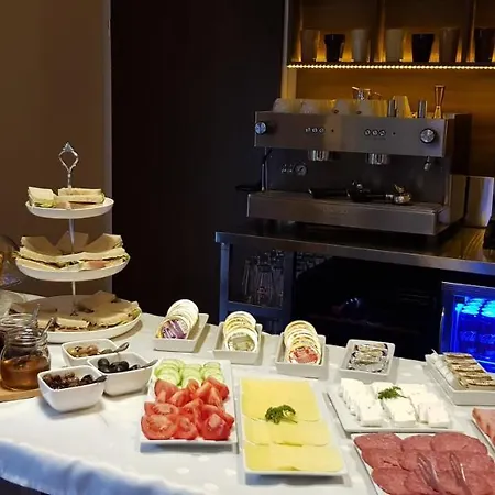 Hotel Хотел Микадо - Онлайн Self Check-In 3*
